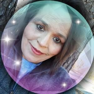 Meet your Posher, Lorraine harris